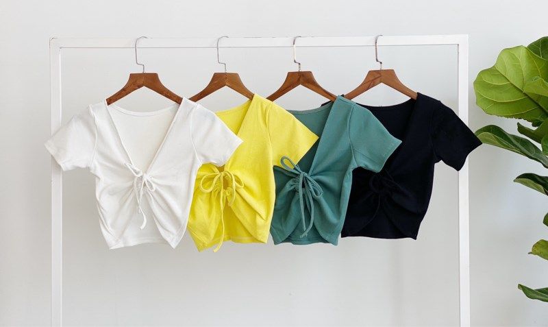 Áo croptop khoen ngực