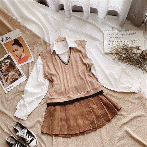Set 3 món sơmi trắng + ghile + cvay
