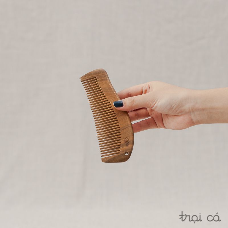 Lược gỗ bách thơm 17cm