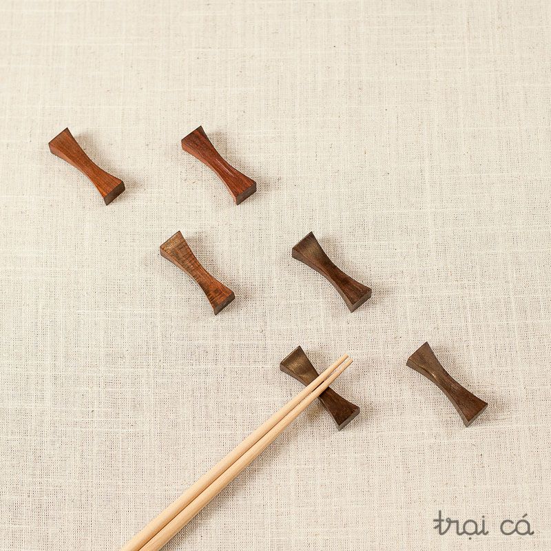 Gác đũa gỗ nơ (4cm)