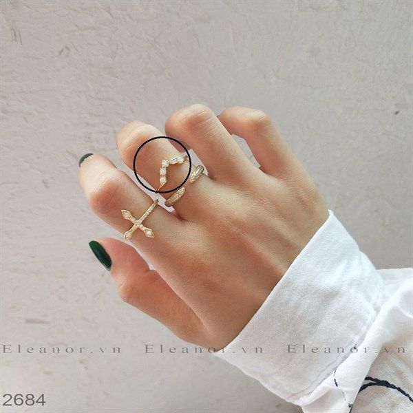 Nhẫn- SP002684 chữ V
