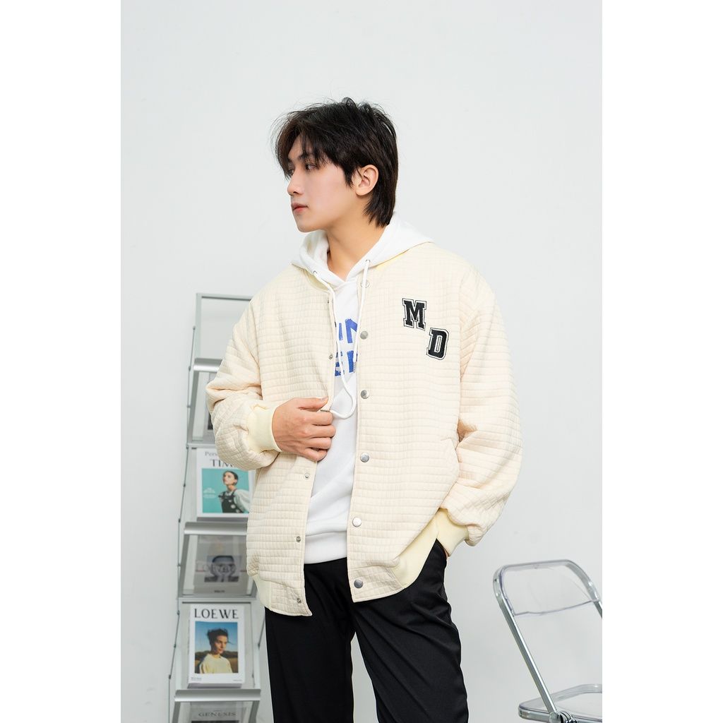  Áo Khoác Varsity Bomber Nỉ Xốp Cao Cấp Nam MANDO Họa Tiết Thêu 2 Màu Be Trắng Basic Unisex Form Rộng Hàn Quốc NDN095 