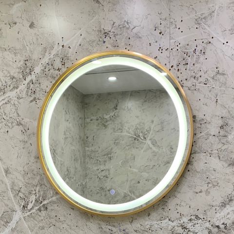 Gương treo tường phòng tắm viền vàng chữ nhật 70cm l01