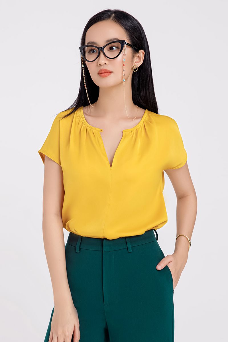 Áo kiểu nữ cổ tròn xếp ly FWBL21SS02C