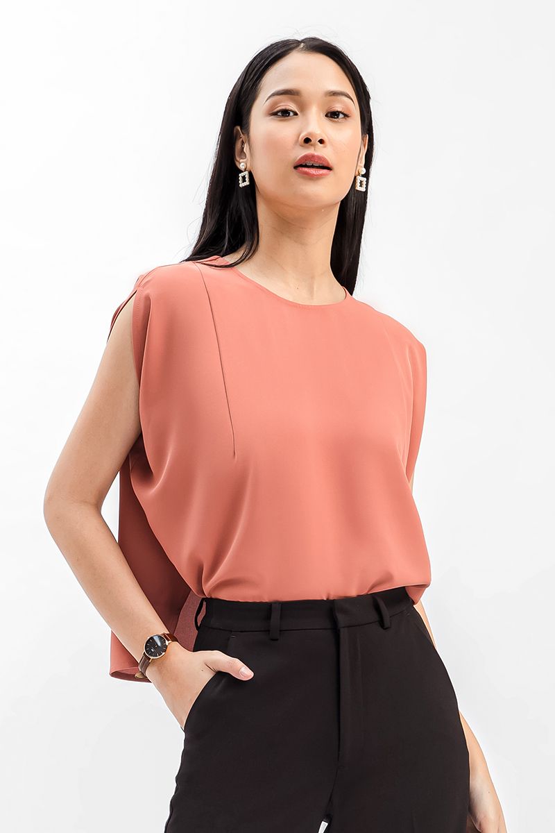 Áo kiểu nữ tay cánh dơi xẻ tà FWBL21SS35L