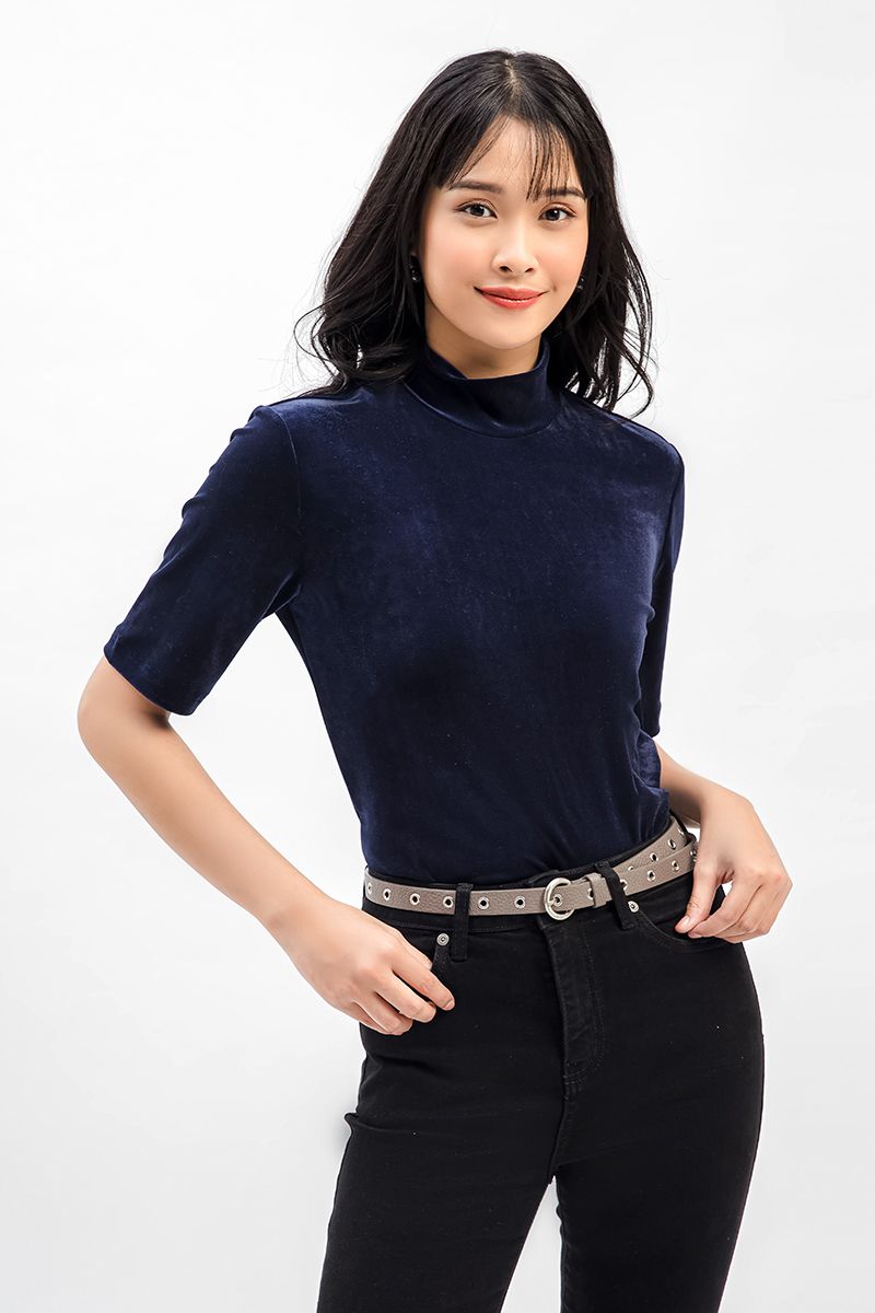 Áo kiểu nữ cổ lọ vải nhung thời thượng FWBL21SS38L