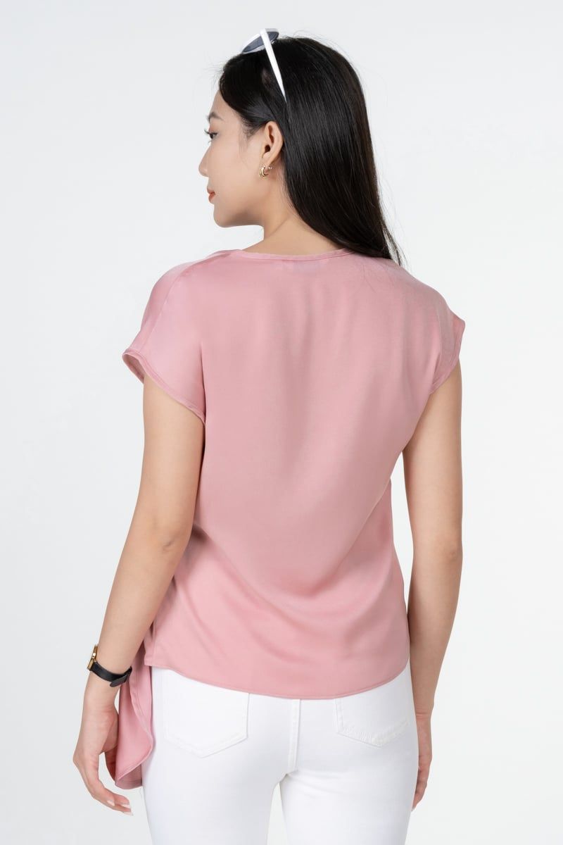 Áo kiểu nữ sát nách cổ tim FWBL23SS04C