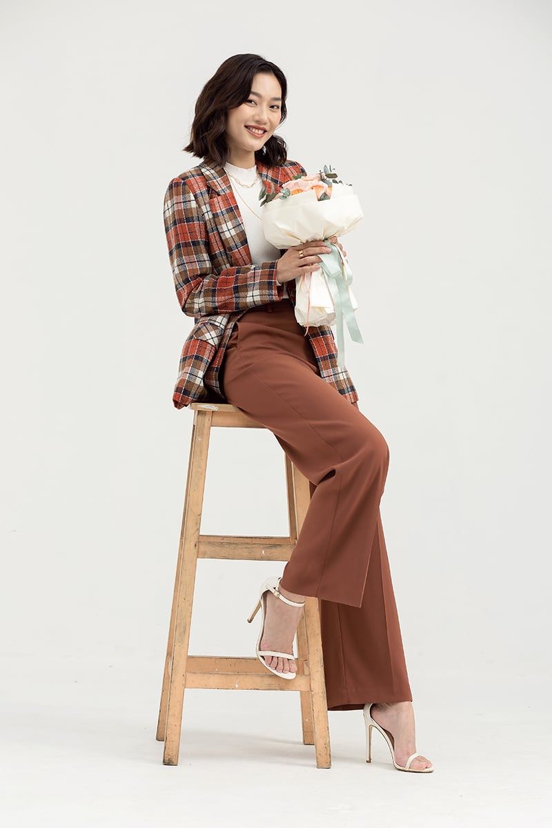 Áo blazer nữ tay dài họa tiết kẻ caro FWBZ22SS01L