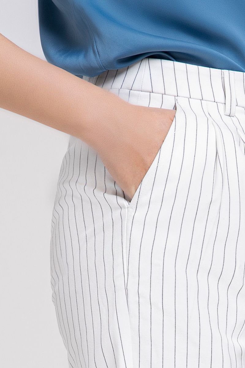 Quần tây nữ xếp ly sọc dọc FWDP21SS01C