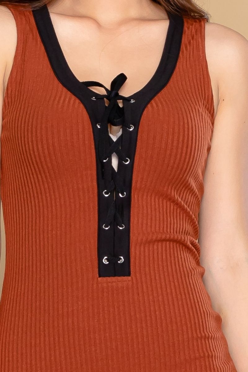 Đầm body cổ thắt dây cá tính FWDR19S021-C1