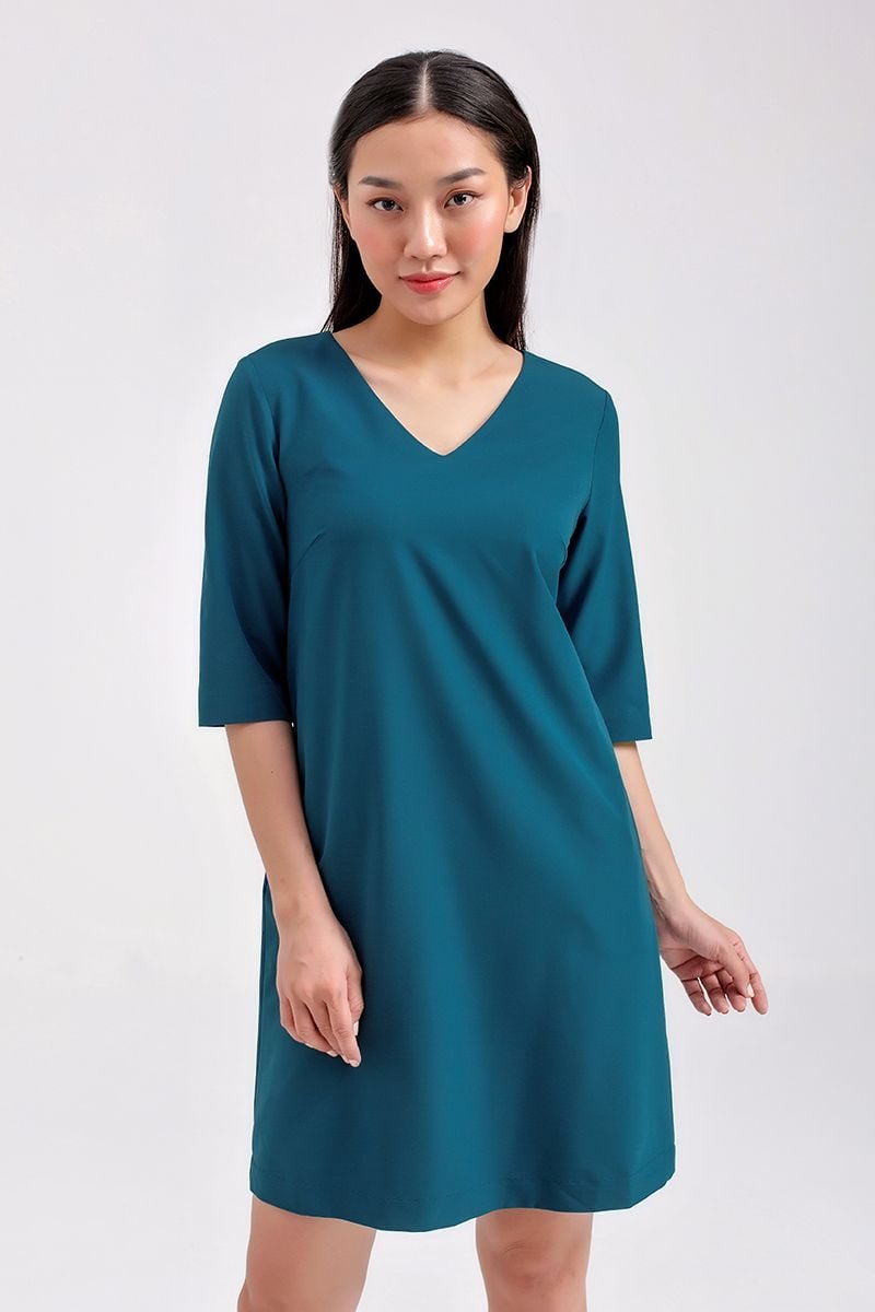 Đầm suông trơn cổ tim FWDR20FH18T