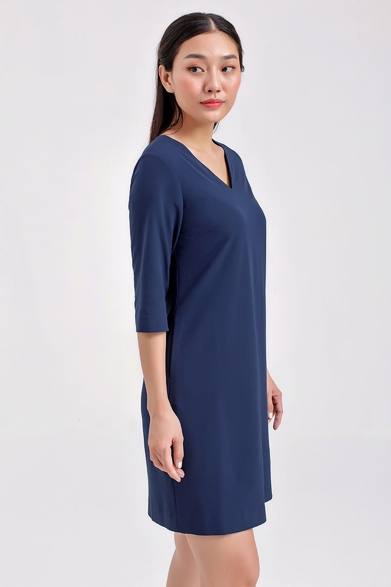 Đầm suông trơn cổ tim FWDR20FH18T