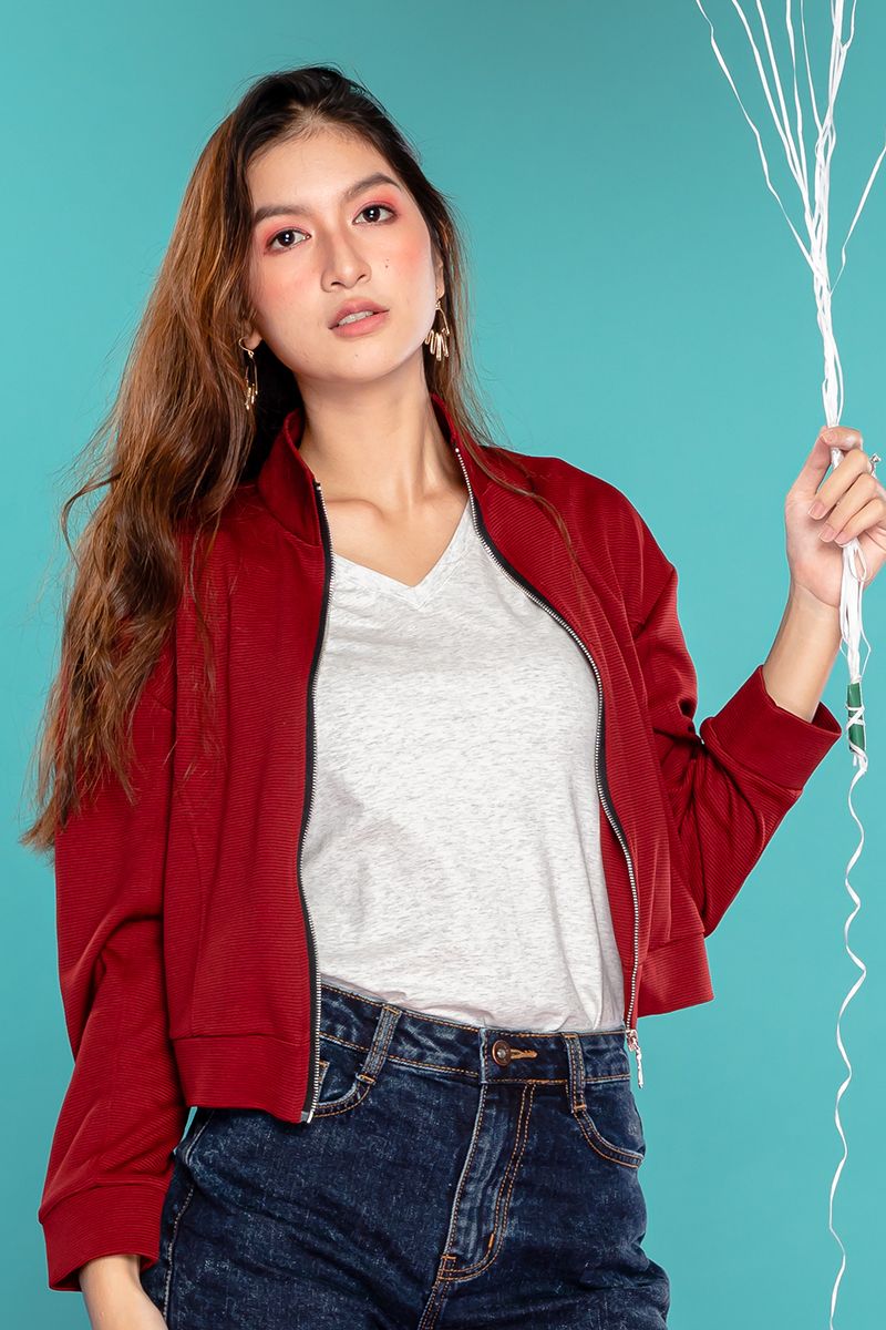 Áo khoác nữ dây kéo có bo eo FWJK19A018-C1