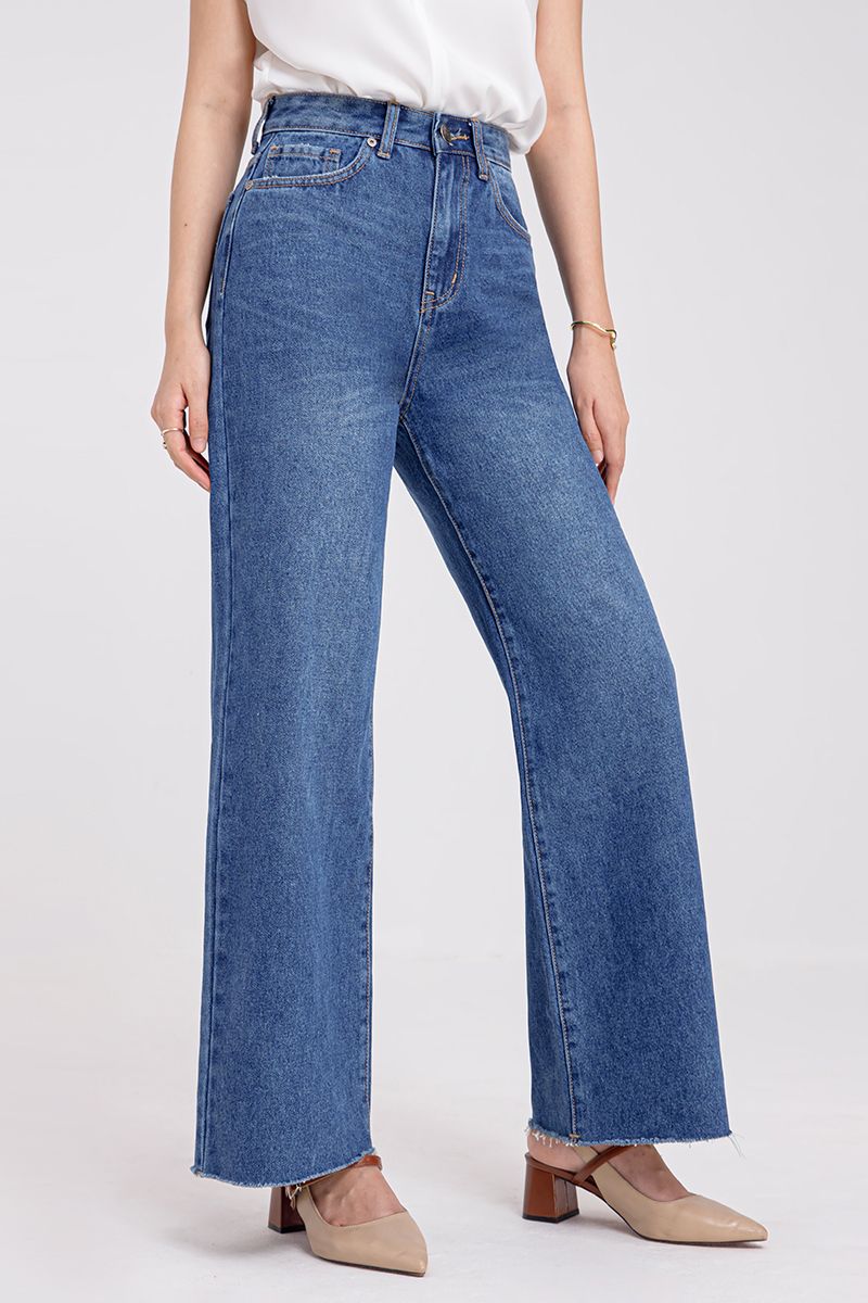 Quần jeans nữ Loose fit ống tua rua FWJN21SS13L