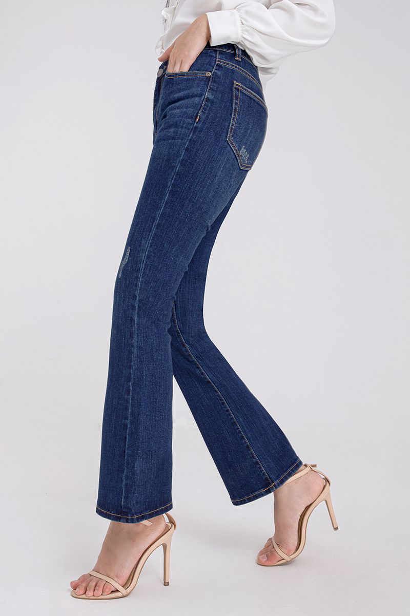 Quần jeans nữ cào xước ống loe FWJN21SS16C