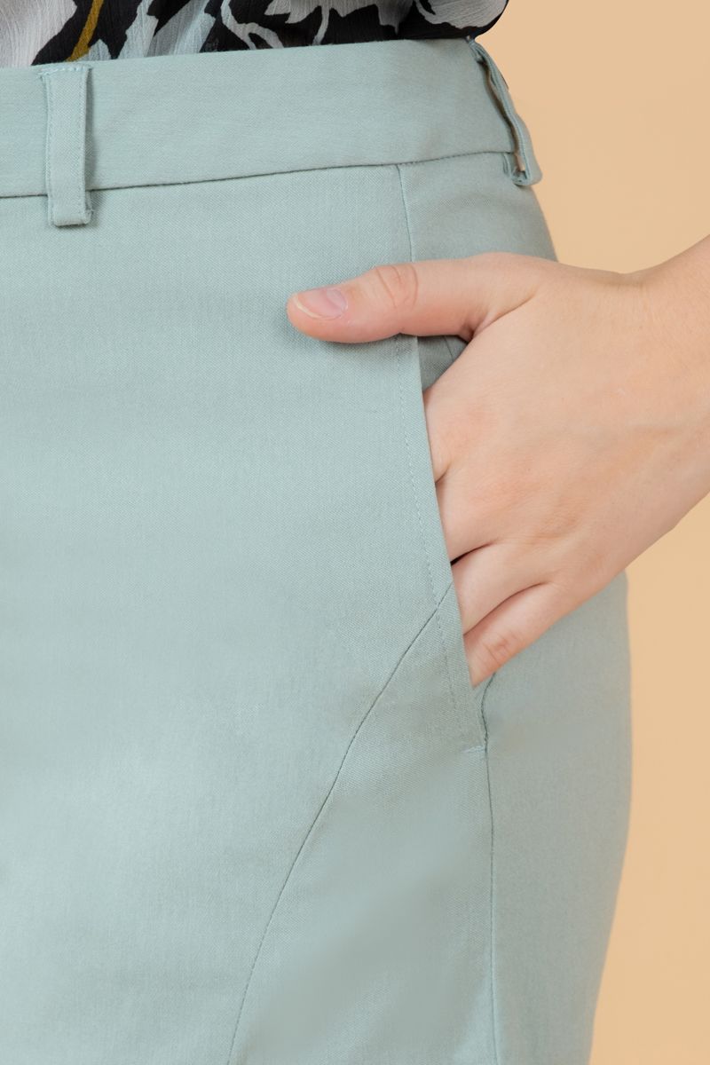 Quần Short Nữ Cạp Cao FWSP23SS01G
