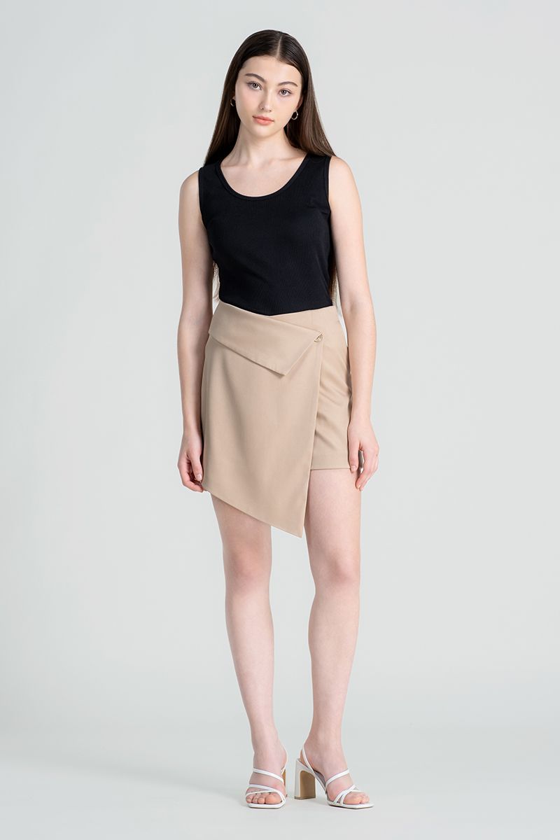 Quần Short Nữ Vạt Xéo Thanh Lịch FWSP24FH06C