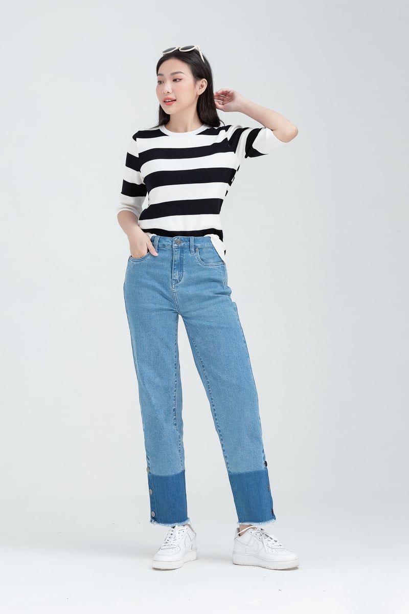 Áo len nữ cổ tròn họa tiết kẻ ngang FWSW22FH06G