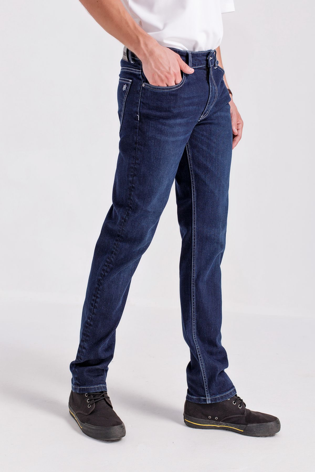 Quần Jean form ôm JN21SS05-SL