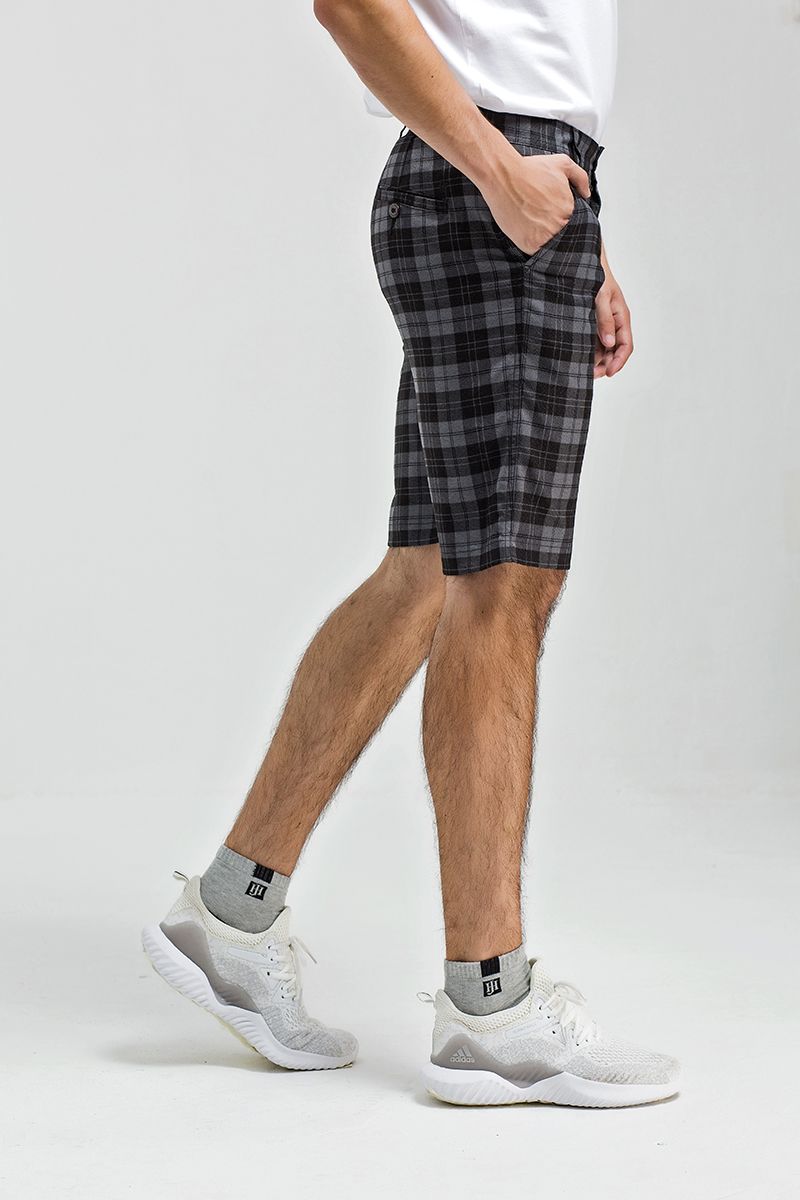 Quần shorts form vừa họa tiết caro SP21SS08T-NM