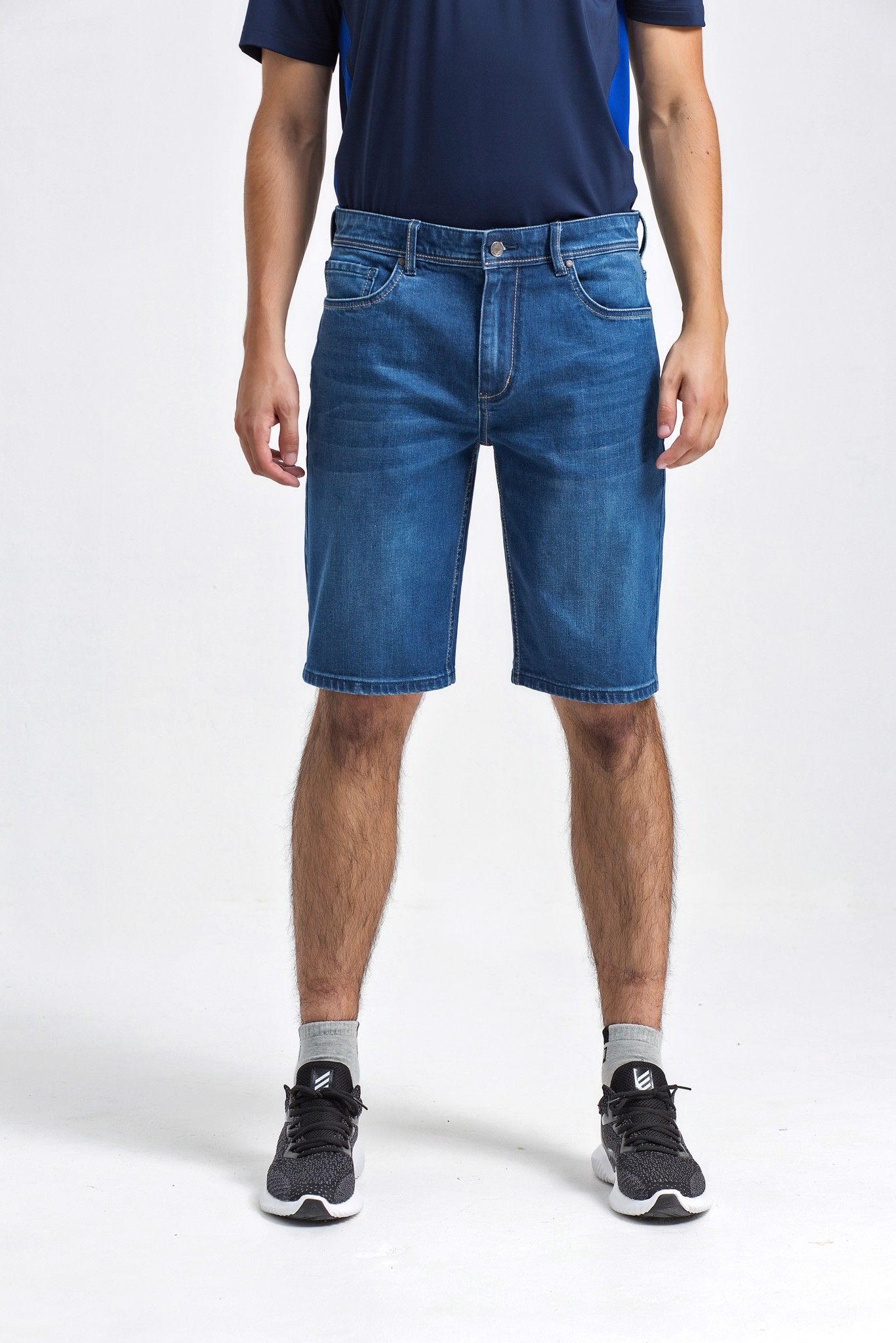 Quần shorts jean form vừa SP21SS23-JN