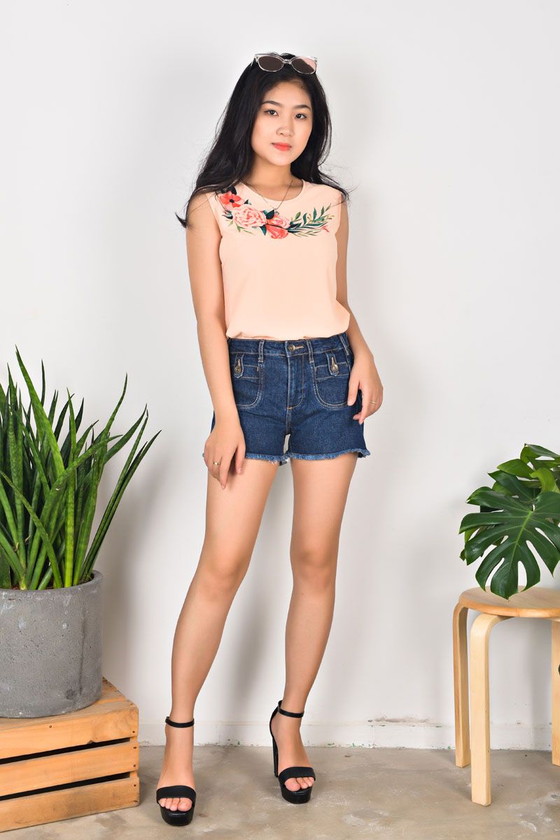 Áo kiểu nữ sát nách có in hình WBL18SS001-G7