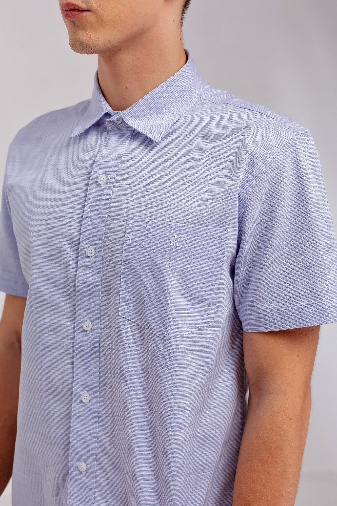 Áo sơ mi tay ngắn basic WS20SS25P-SC