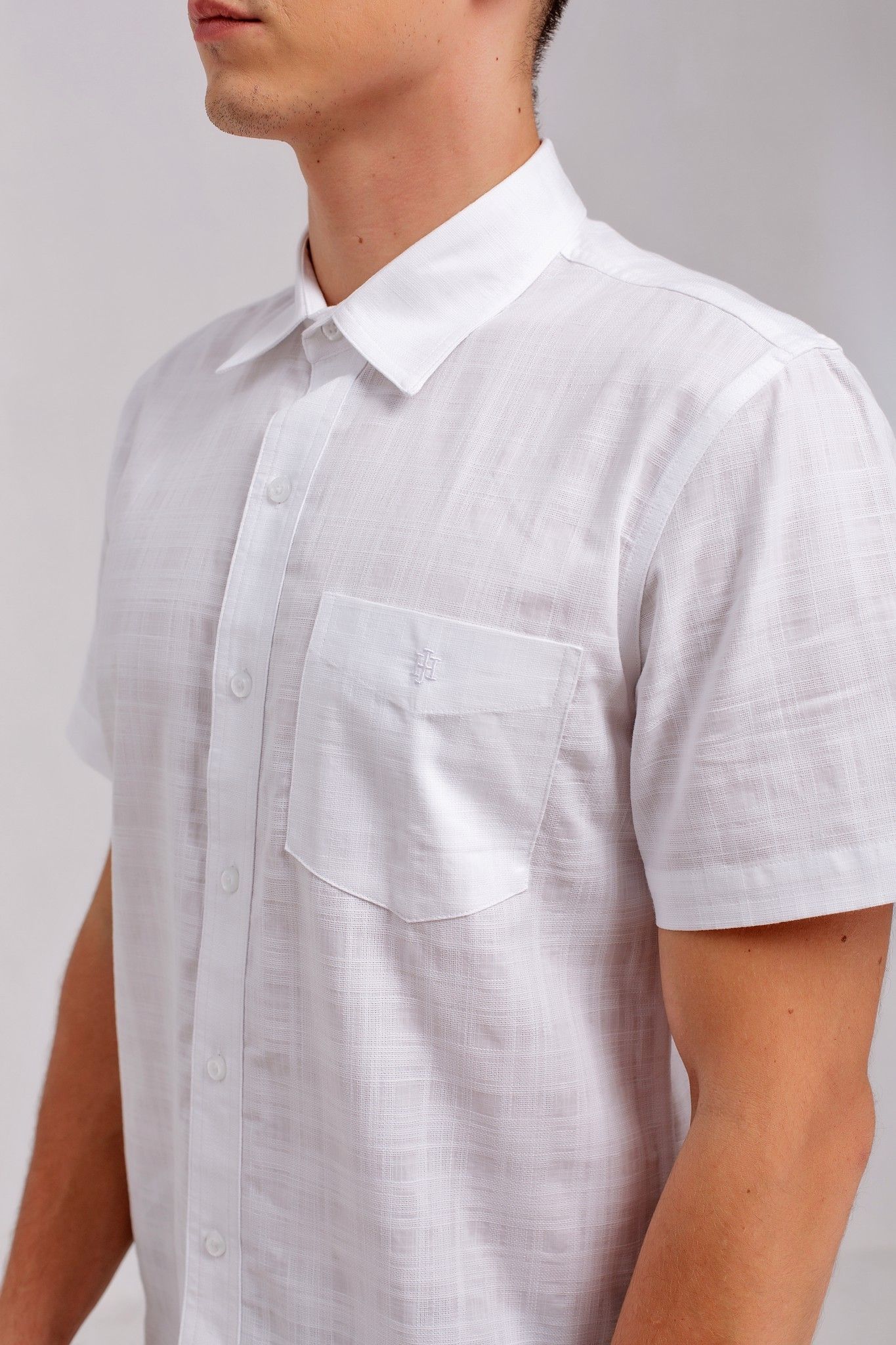 Áo sơ mi tay ngắn basic WS20SS25P-SC