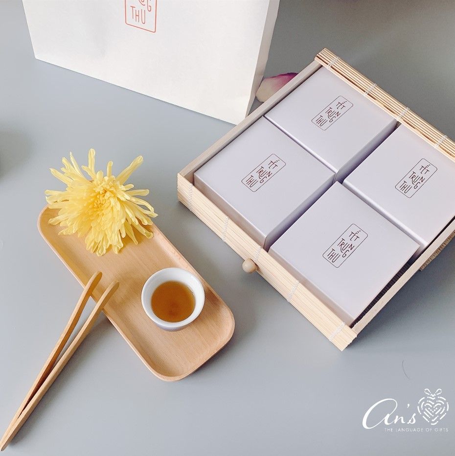 Bánh trung thu - hộp 4 bánh cao cấp Tre 05