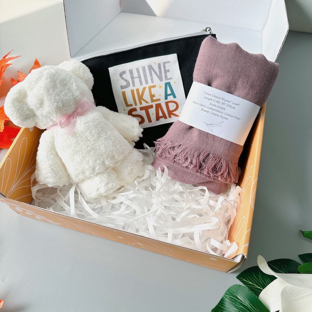 Hộp quà tặng mix 3 món khăn, ví, gấu bông (mix màu ngẫu nhiên) GS1036