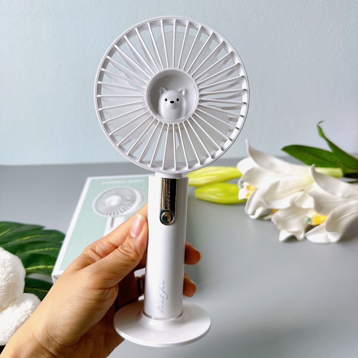 Quạt mini cầm tay không gây ồn M109