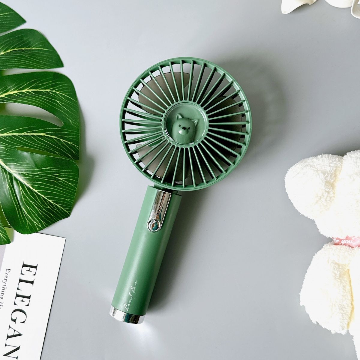 Quạt mini cầm tay không gây ồn M109