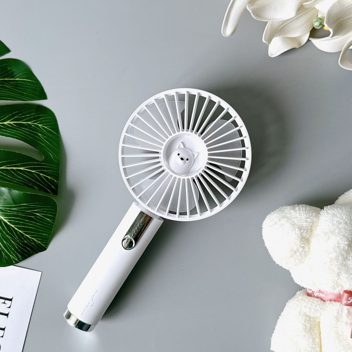 Quạt mini cầm tay không gây ồn M109
