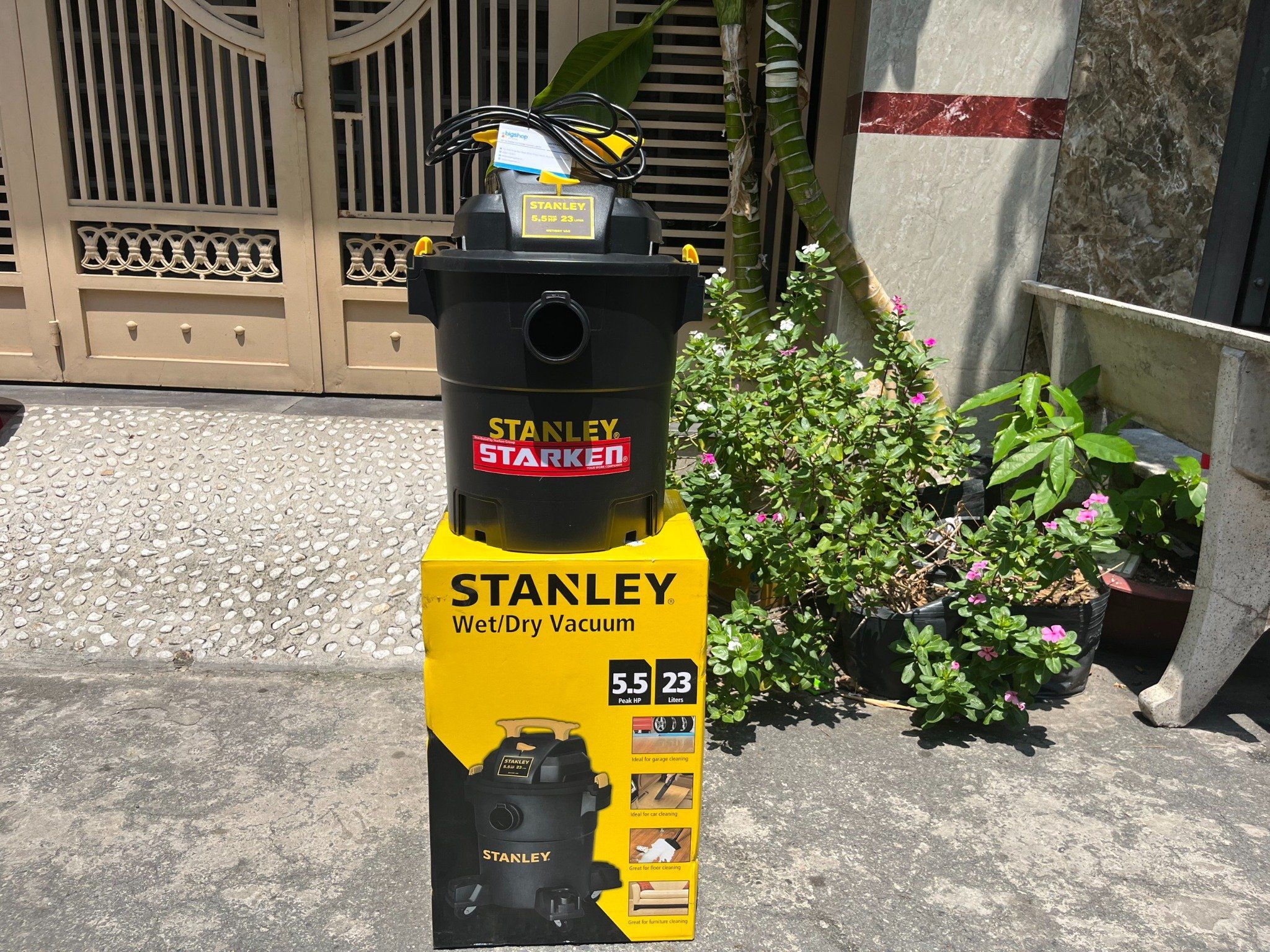 Máy hút bụi công nghiệp Stanley SL19417P-6A - 23 Lít- 4000w