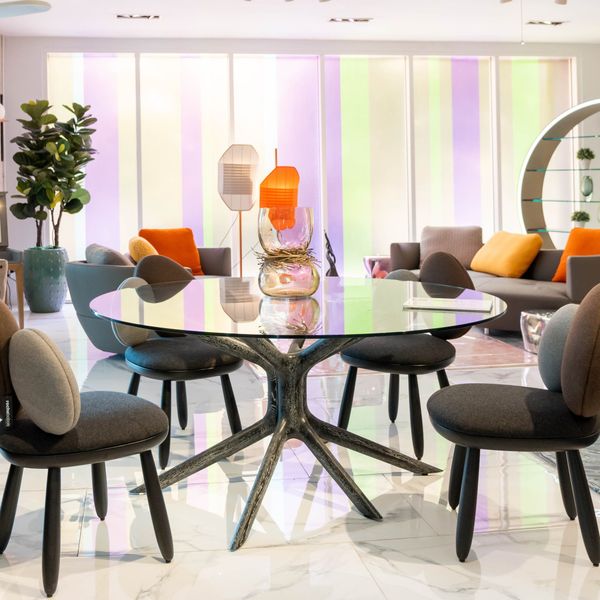 Bàn ăn tròn MANGROVE, Gỗ stained Oak, Mặt Kính Cường lực, D160*160*H75