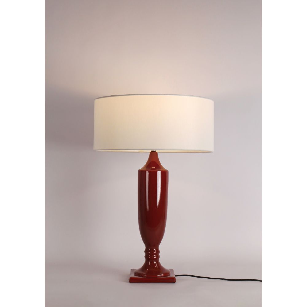 Đèn bàn, chụp vải tròn trắng, thân bình sứ màu đỏ đô, 49*49*80