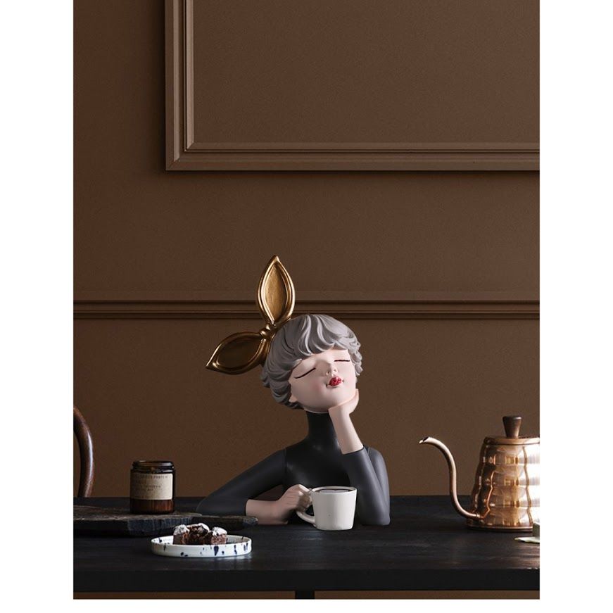 Tượng cô gái, nhựa composite, 22*15*29.5CM
