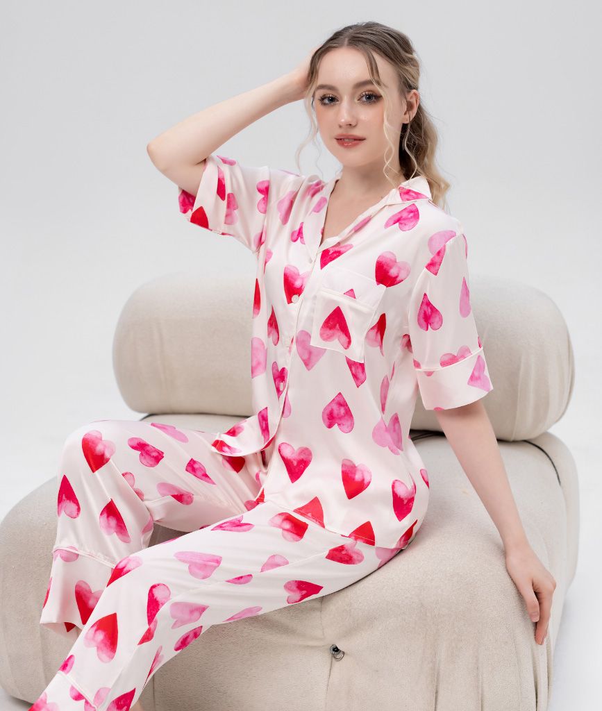  [LUXURY] Pijama Lụa In Hoạ Tiết Tim Hồng 