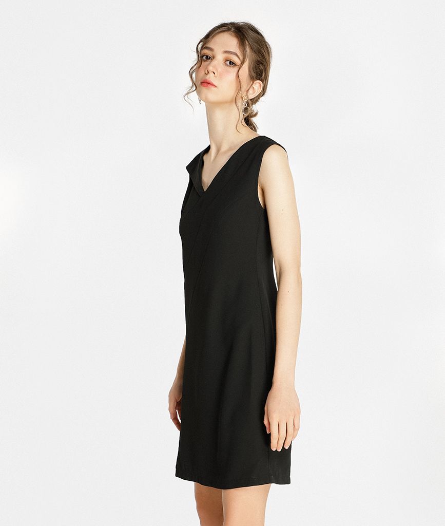 Đầm A tuytsi cổ vest