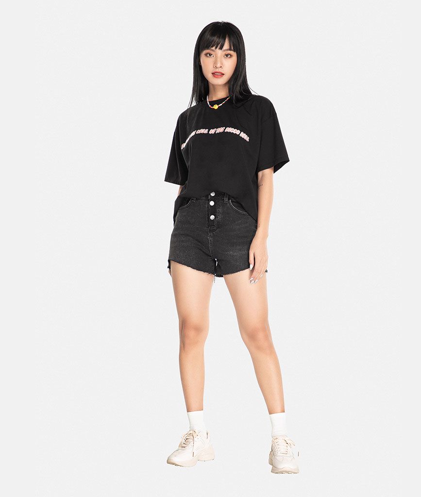 Áo thun oversize in chữ