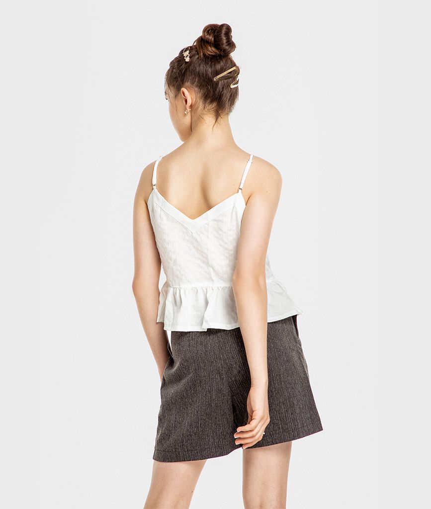 Quần short lệch tà