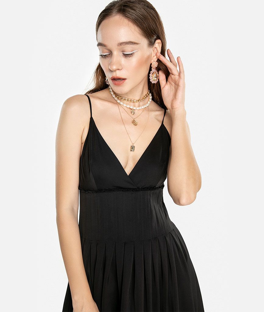 Đầm 2 dây thân xếp ly