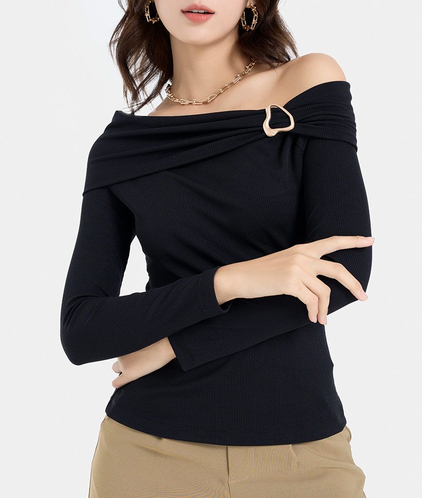 Áo thun gân offshoulder gắn khoen