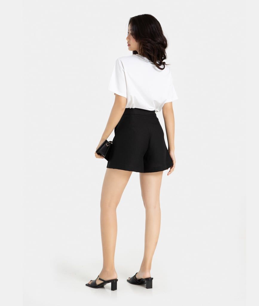 Quần short dáng A gài nút