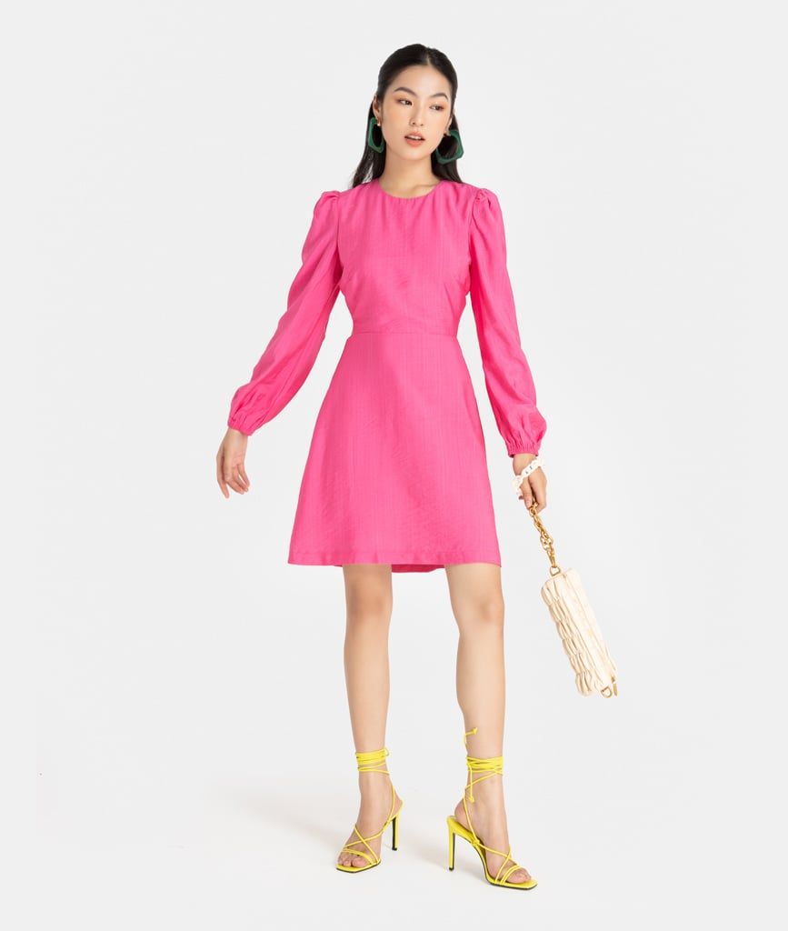 Đầm mini tay dài cutout lưng