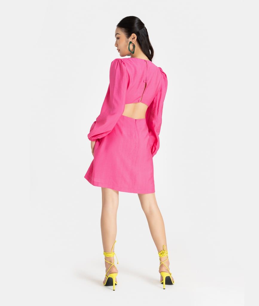 Đầm mini tay dài cutout lưng