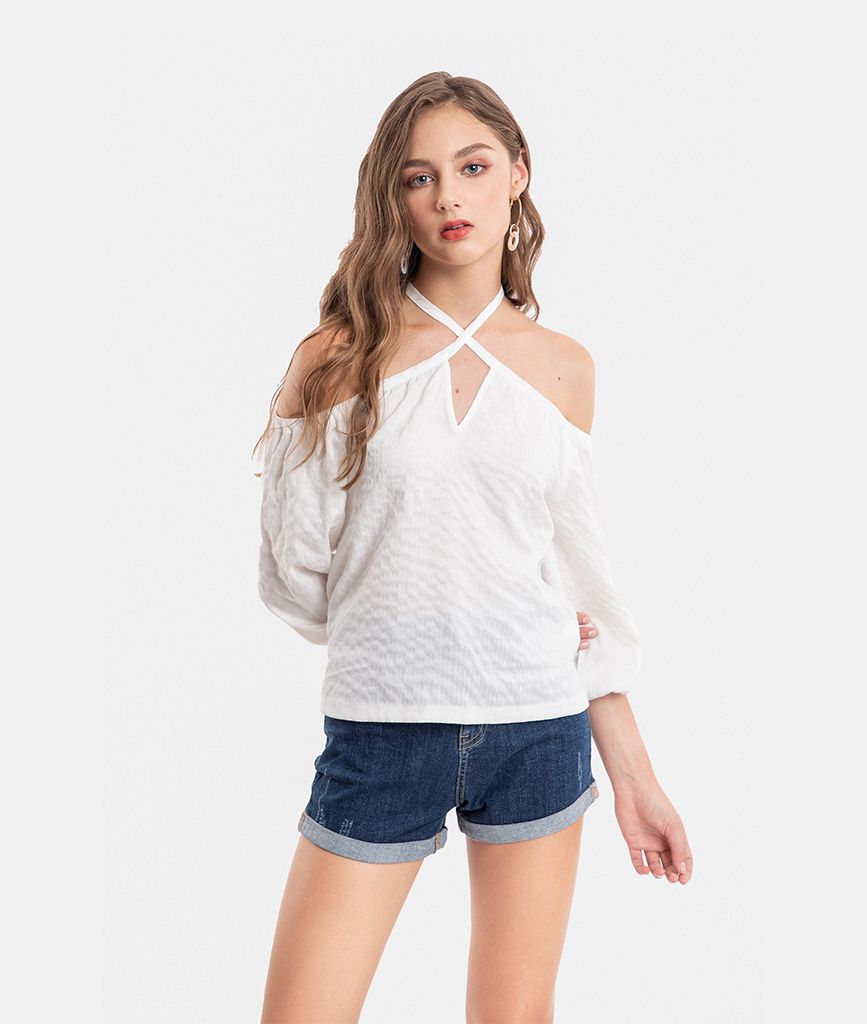 Áo bẹt vai yếm cổ