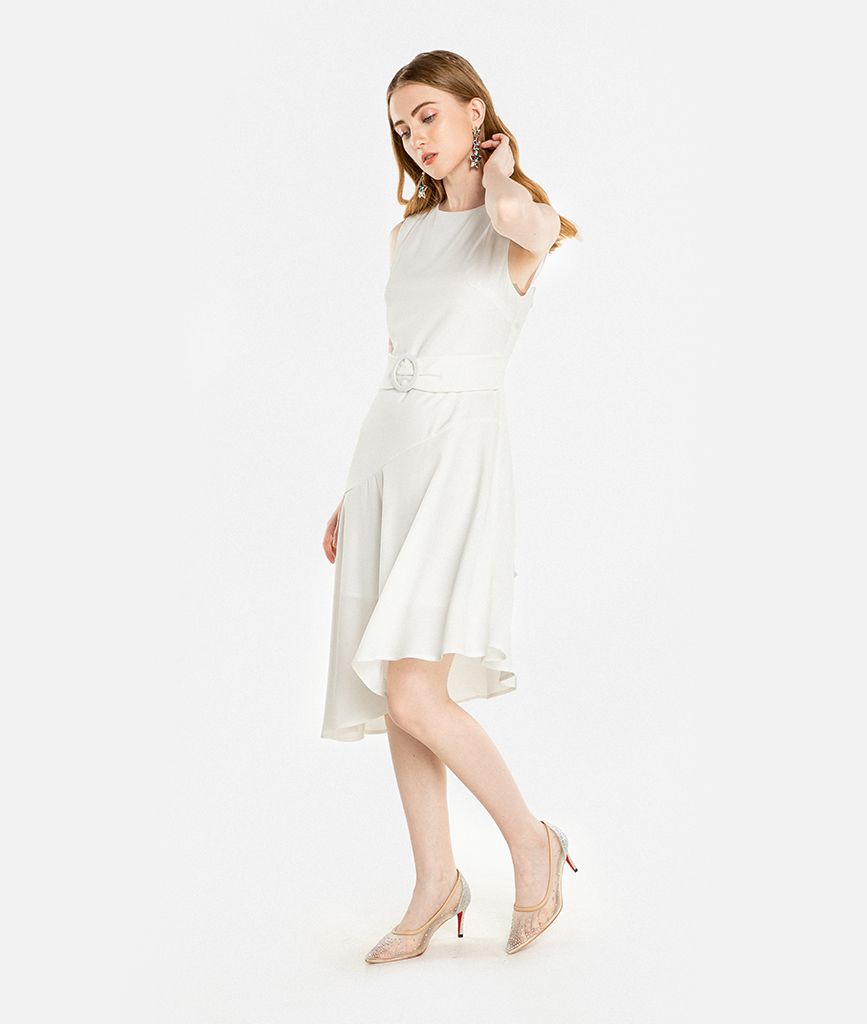 Đầm sát nách rã tùng xéo