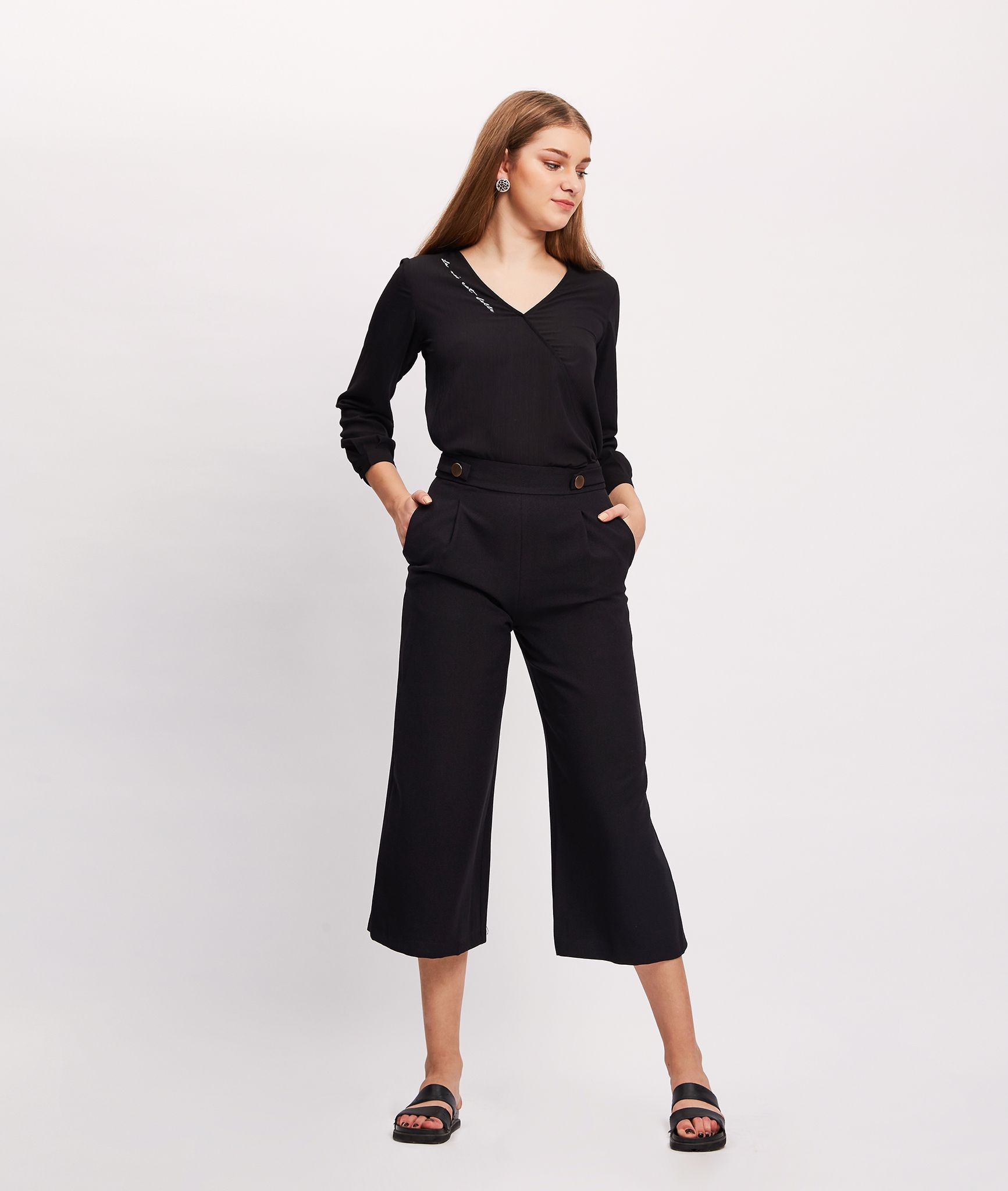 Quần Culottes Nút Vàng