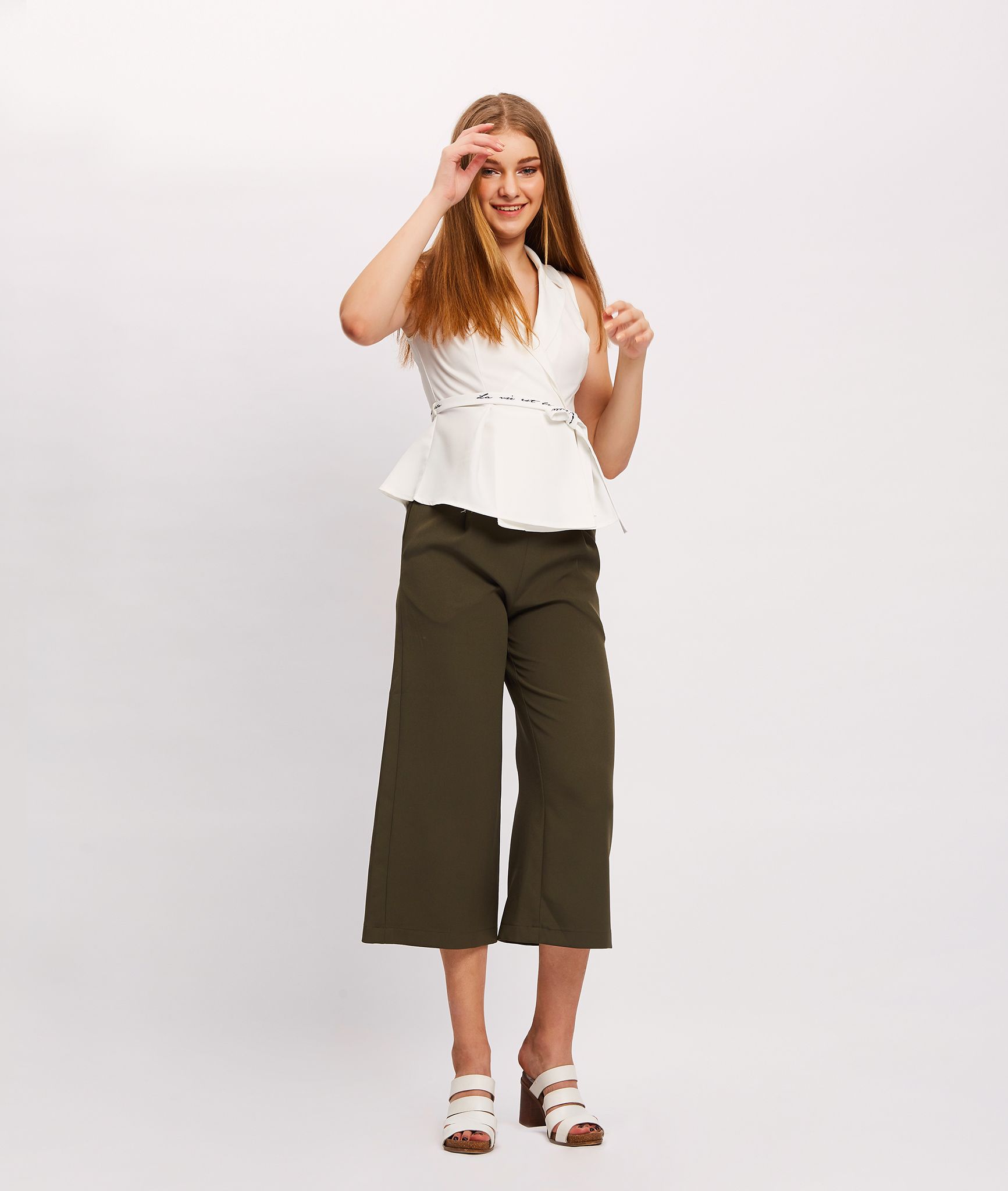 Quần Culottes Nút Vàng